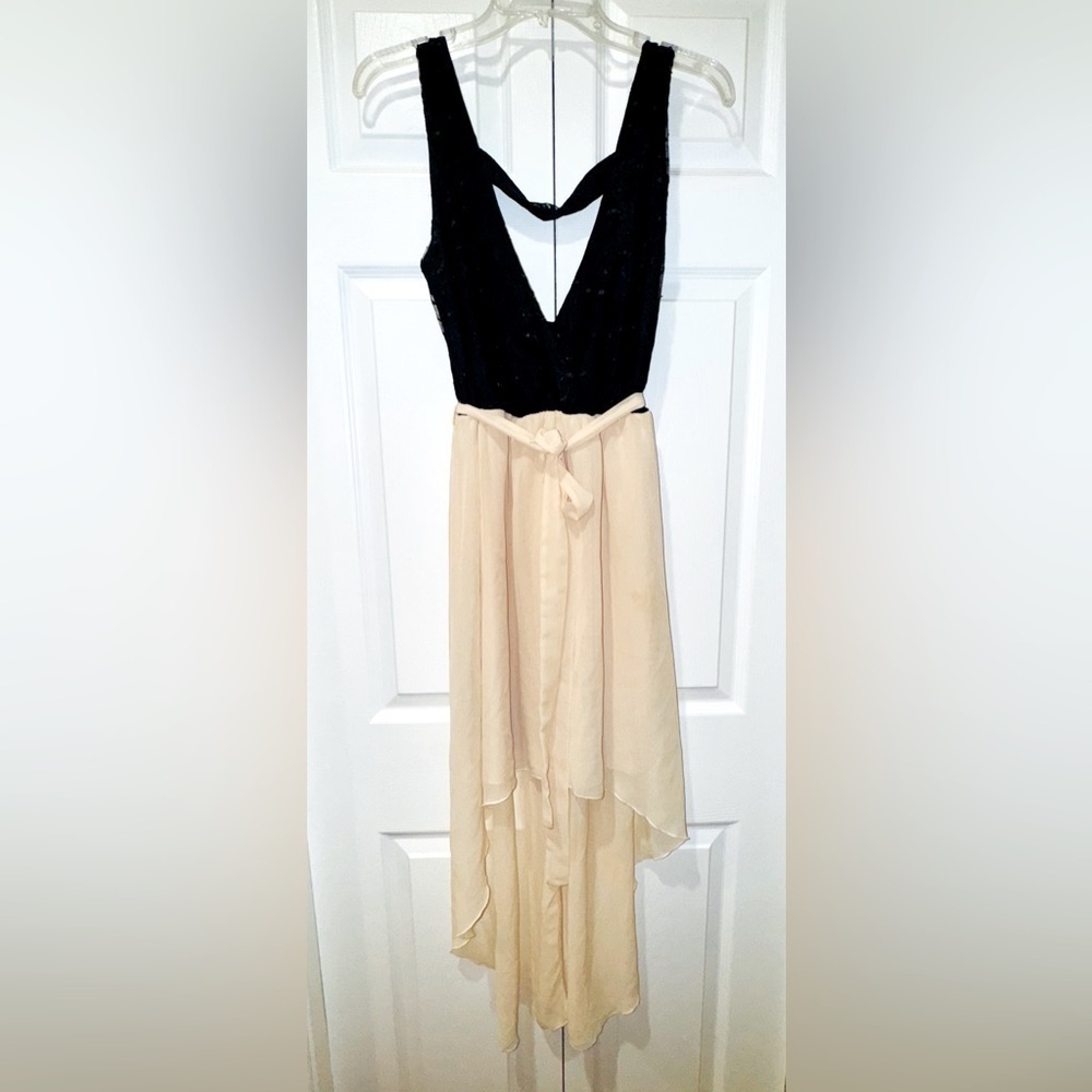Rare London Multicolored High Low dress Plunge Neckline. Strap back Size 10VGUC